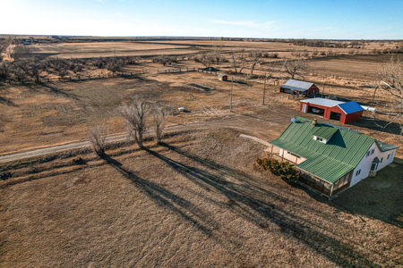 5 Bedroom Country Home on 15 Acres with Detached Garage, Workshop-Glasgow, Montana - image 9