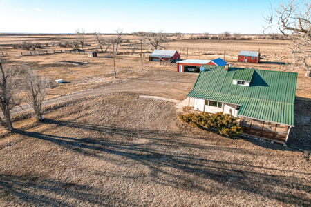 5 Bedroom Country Home on 15 Acres with Detached Garage, Workshop-Glasgow, Montana - image 1