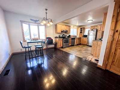 5 Bedroom Country Home on 15 Acres with Detached Garage, Workshop-Glasgow, Montana - image 19