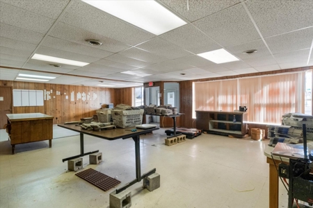 Retail or Office Space for Sale - Commercial Warehouse in Downtown Ava, MO for Sale - image 17
