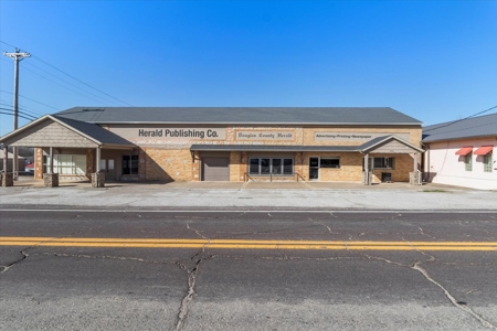 Retail or Office Space for Sale - Commercial Warehouse in Downtown Ava, MO for Sale - image 1