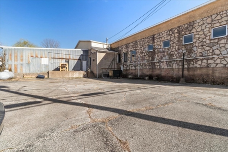 Retail or Office Space for Sale - Commercial Warehouse in Downtown Ava, MO for Sale - image 31