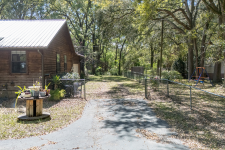 Country Home for Sale in Trenton, FL in Levy County - image 43