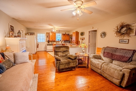 Private 151-Acre Retreat – 40 Lou Johns Ln, Loretto, TN - image 3