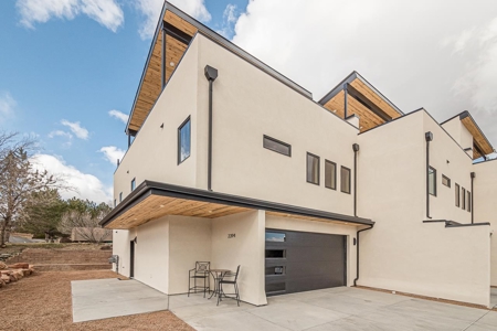 Luxury Modern Townhome in Grand Junction - 3 Story, Prime Location Near Recreation! - image 25