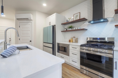Luxury Modern Townhome in Grand Junction - 3 Story, Prime Location Near Recreation! - image 3
