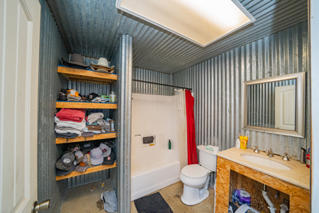 Winnsboro - Wood County Texas - 4/3 Country Home on 35 Acres + 2/1 in the 50x50 Shop - image 36