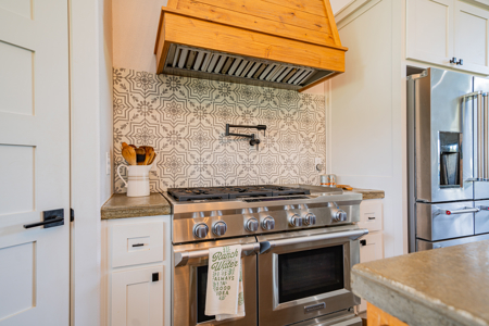 Winnsboro - Wood County Texas - 4/3 Country Home on 35 Acres + 2/1 in the 50x50 Shop - image 12