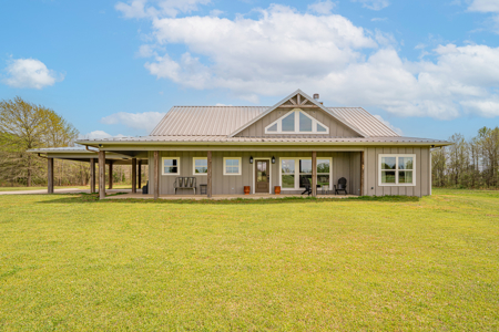 Winnsboro - Wood County Texas - 4/3 Country Home on 35 Acres + 2/1 in the 50x50 Shop - image 1