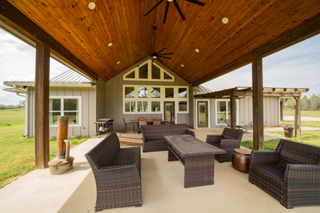 Winnsboro - Wood County Texas - 4/3 Country Home on 35 Acres + 2/1 in the 50x50 Shop - image 29