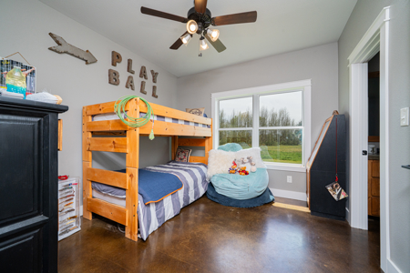 Winnsboro - Wood County Texas - 4/3 Country Home on 35 Acres + 2/1 in the 50x50 Shop - image 27