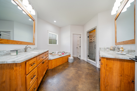 Winnsboro - Wood County Texas - 4/3 Country Home on 35 Acres + 2/1 in the 50x50 Shop - image 19