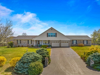 5 Bedroom Country Home For Sale in Hancock County, Tennessee - image 1