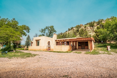 Colorado Ranch: 3 Br Adobe Home On 66 Acres w 9000 Acre BLM Lease - image 2