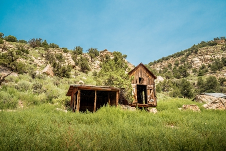 Colorado Ranch: 3 Br Adobe Home On 66 Acres w 9000 Acre BLM Lease - image 3