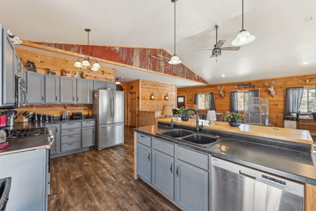 Charming Log Home on 11.57 +/- Acres in the Town of Lewiston - image 10