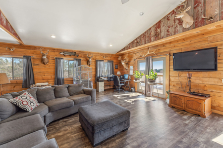 Charming Log Home on 11.57 +/- Acres in the Town of Lewiston - image 12