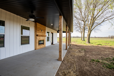 Country Home on Acreage in Gravette - image 31