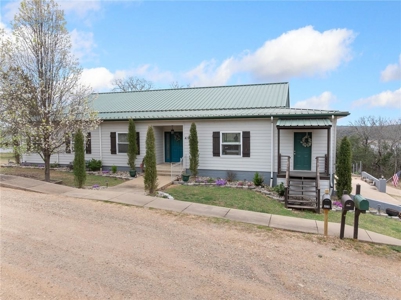 Lakefront Steel Built 4 Bed, 3 Bath Home Adjoining Bull Shoals Lake For Sale - image 5