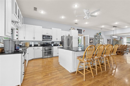 Lakefront Steel Built 4 Bed, 3 Bath Home Adjoining Bull Shoals Lake For Sale - image 7