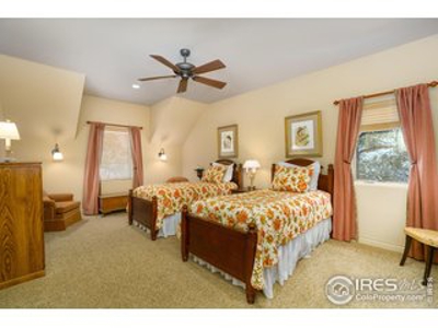 Prestigious Fox Acre Country Club - image 34