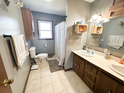 Charming Home with Acreage for Sale in Salem, MO - image 12
