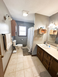 Charming Home with Acreage for Sale in Salem, MO - image 13