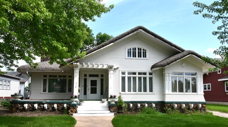 Newly Remodeled Historic & Enchanting Home - image 1