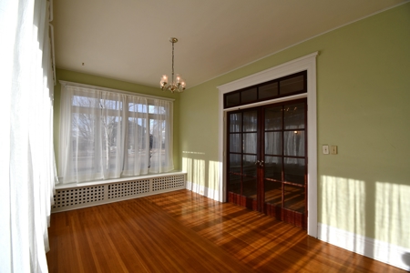 Newly Remodeled Historic & Enchanting Home - image 9