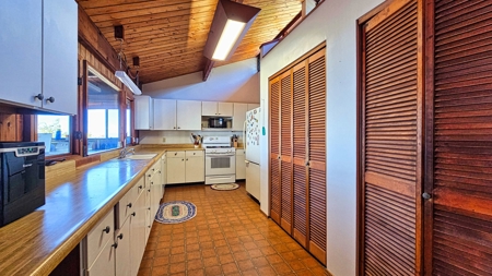 Sweeping ocean views on Hawai‘i Island—2BR/2BA with pool & orchard - image 17