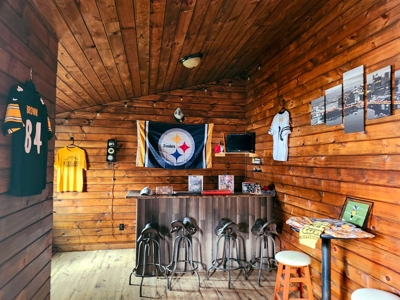 Log Home with Equine Barn and Arenas - image 18