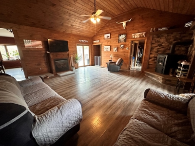 Log Home with Equine Barn and Arenas - image 5