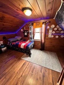 Log Home with Equine Barn and Arenas - image 15