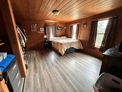 Log Home with Equine Barn and Arenas - image 8