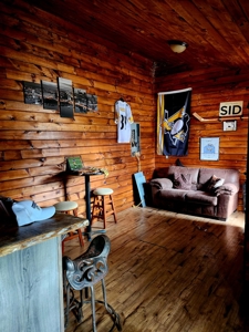 Log Home with Equine Barn and Arenas - image 19