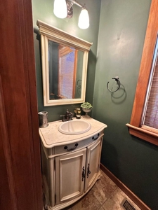 Log Home with Equine Barn and Arenas - image 14