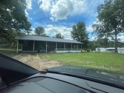 Country Home, Outside the city limits - image 2