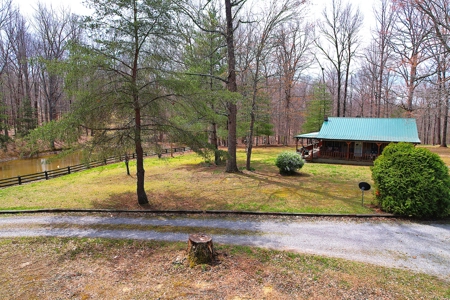 2 Bedroom Cabin Style Home On 34.5+/- Acres With Timber - image 1