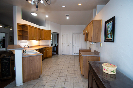 Online Auction! Prescott Valley, AZ Home Half-Acre+Shop & No HOA! - image 4