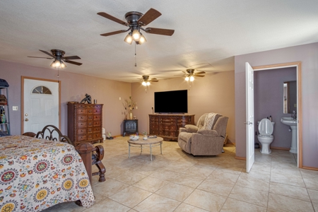 Affordable Luxury Home In Eagle Creek Ranch In Floresville Texas - image 16