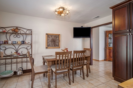 Affordable Luxury Home In Eagle Creek Ranch In Floresville Texas - image 7