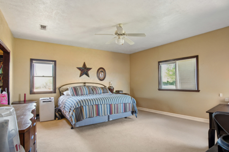 Country Home With Acreage In Floresville, Poth ISD - image 15