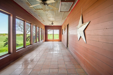 Country Home With Acreage In Floresville, Poth ISD - image 12