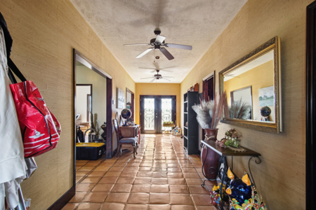 Country Home With Acreage In Floresville, Poth ISD - image 6
