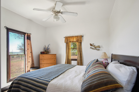Country Home With Acreage In Floresville, Poth ISD - image 8