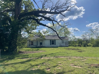 North East Texas Country Home for Sale - image 1