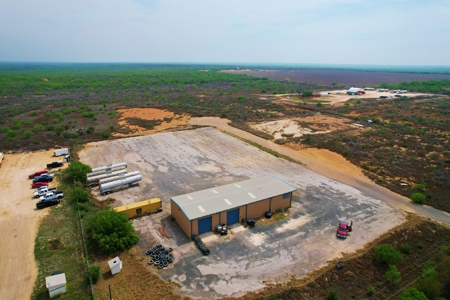 Warehouse/Trucking Yard for sale in Asherton, Texas - image 13