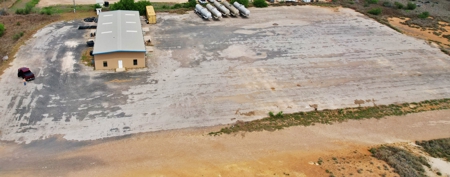Warehouse/Trucking Yard for sale in Asherton, Texas - image 11