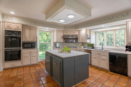 Stately Estate with Guest House on 9 Acres Starkville MS - image 9