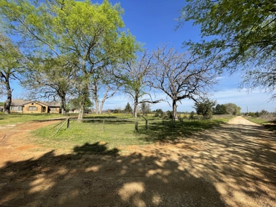 Grapeland Texas Home with Acreage for Sale in Houston County Farm & Hunt - image 4